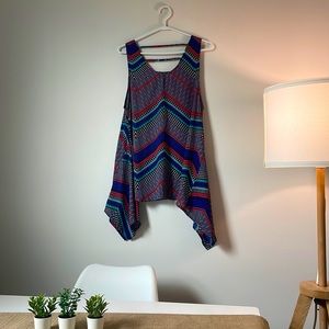 Colourful printed top inspired by mandalla. Perfect for a beach or sunny day